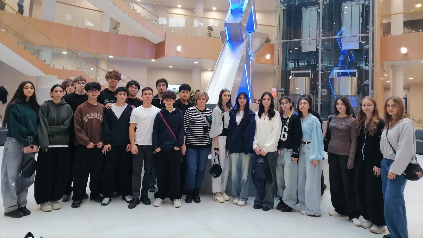 В жизни каждого молодого человека рано или поздно возникает вопрос: кем стать и куда пойти для этого учиться?